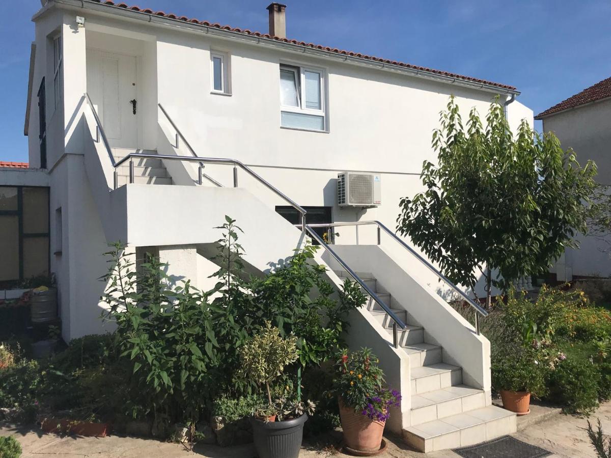 Beachfront Apartment Sun Vodice Esterno foto