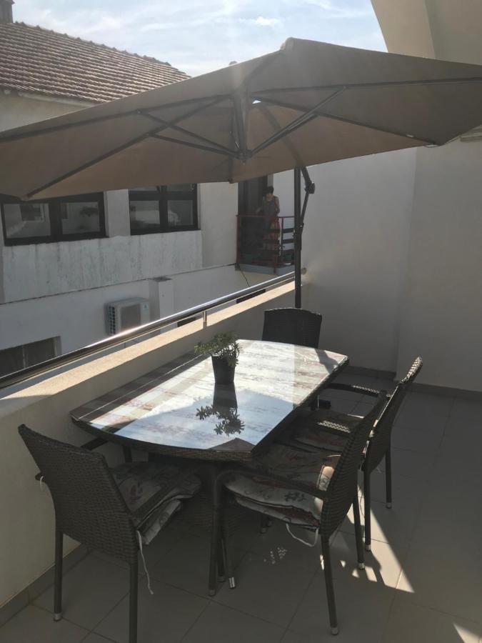 Beachfront Apartment Sun Vodice Esterno foto